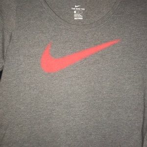 grey nike shirt
